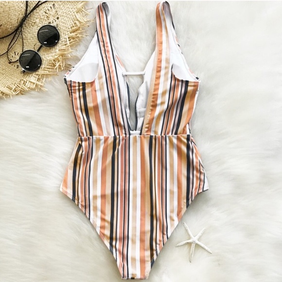 Multiple color striped one piece - Picture 5 of 7